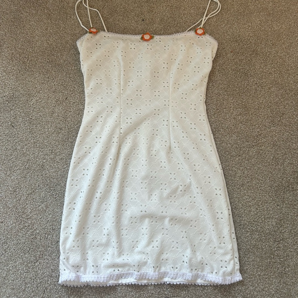 Lucy in the sky dress, white with orange detailing, size small(2-4). - Picture 4 of 6